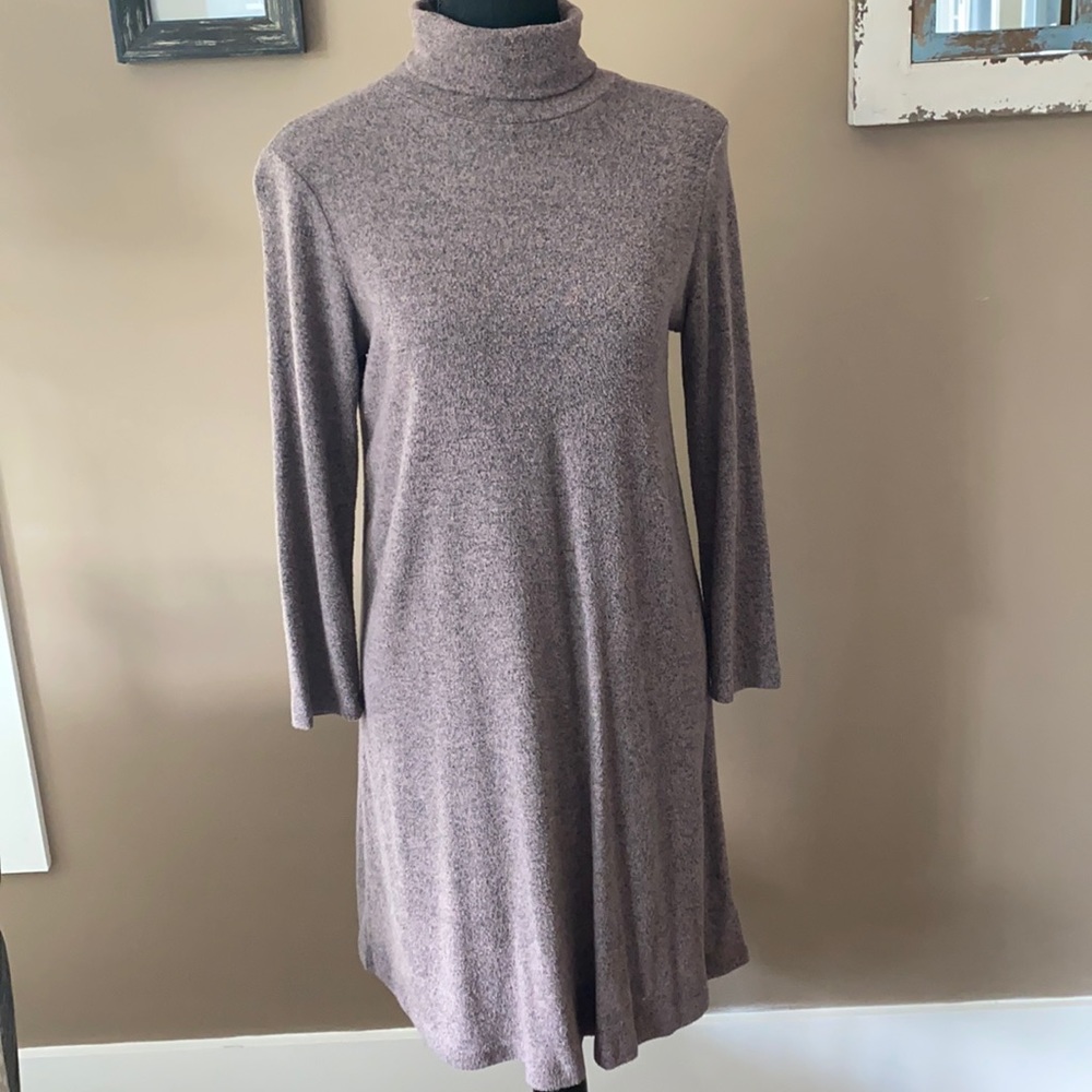 Womens Abercrombie lightweight brown dress.